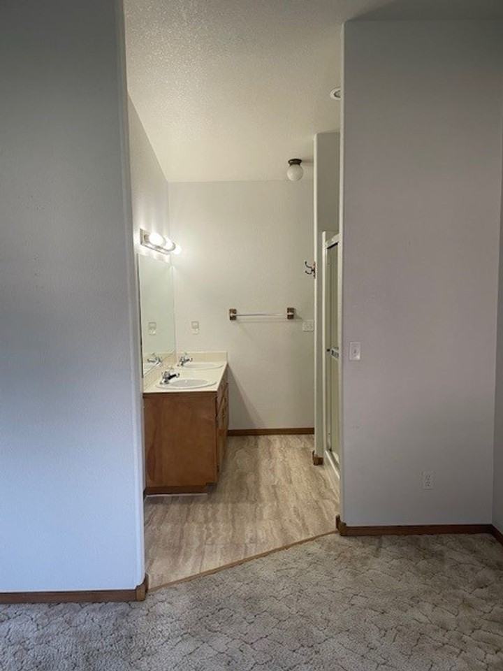 1531 W Swallow Rd - Photo 6 of 15