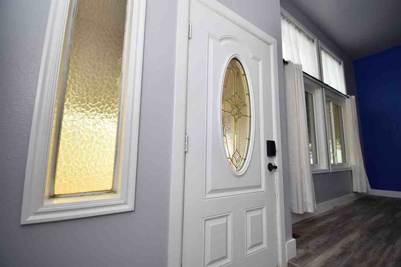 6131 S Misty Way - Photo 3 of 37