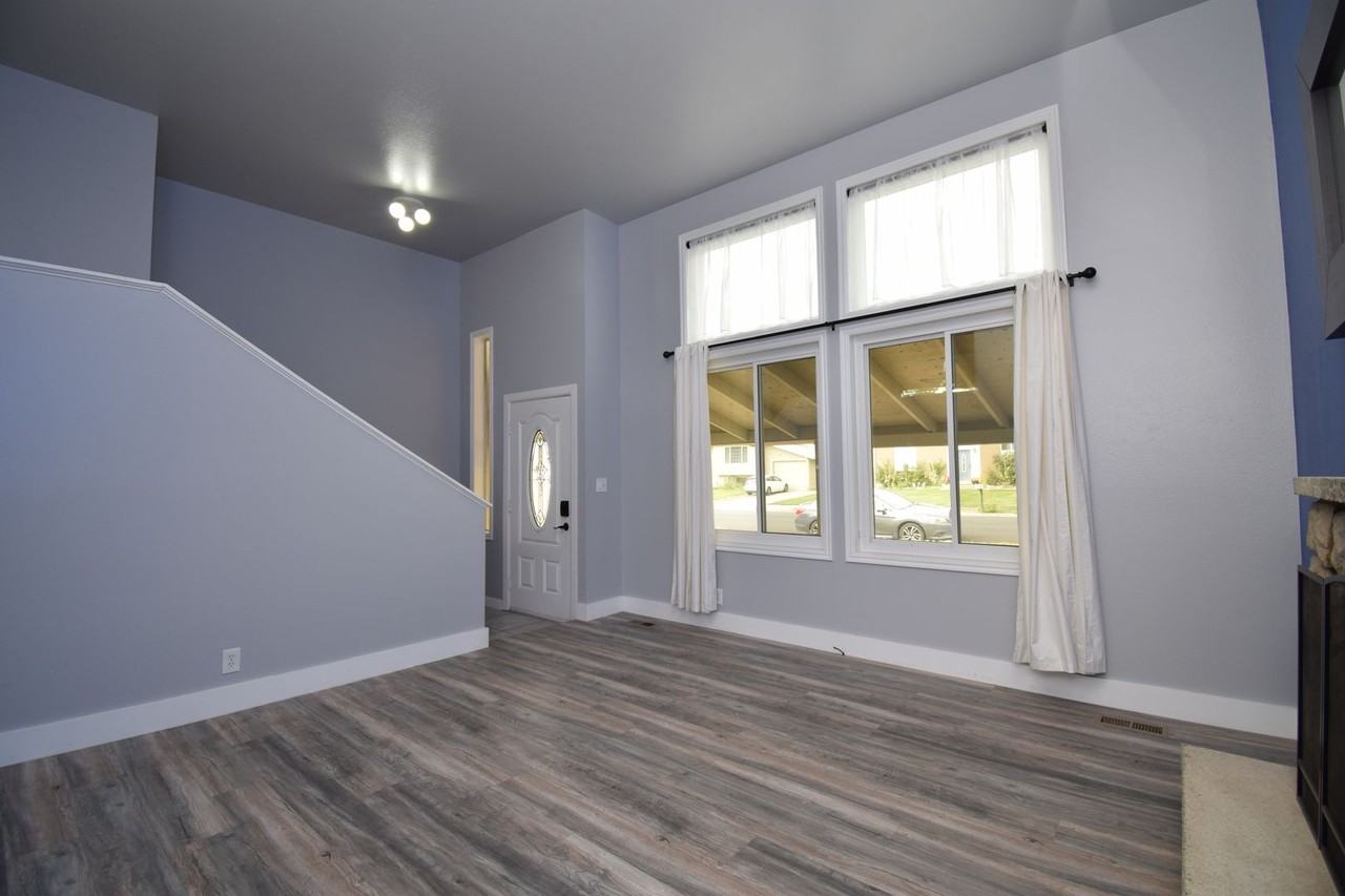 6131 S Misty Way - Photo 7 of 37