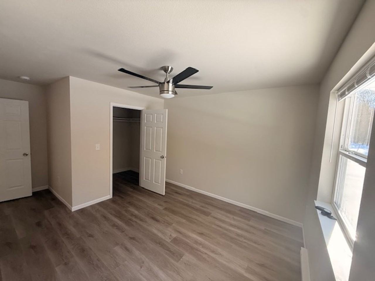 2122 60th St S - Photo 3 of 10