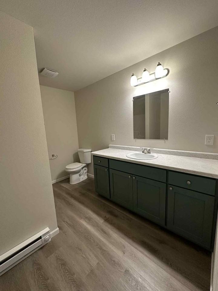 2122 60th St S - Photo 4 of 10