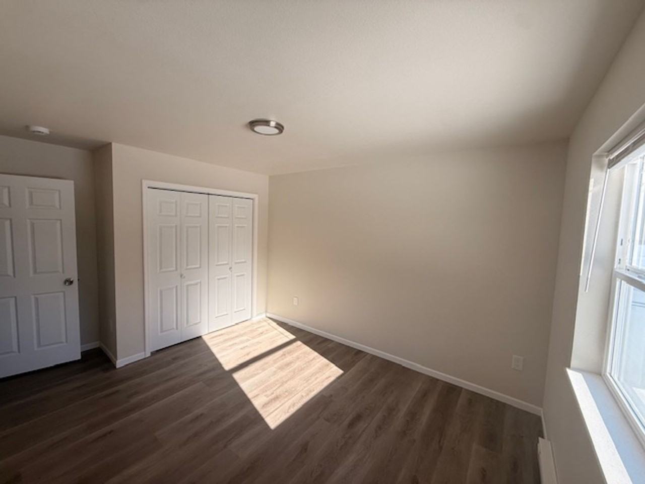 2122 60th St S - Photo 5 of 10