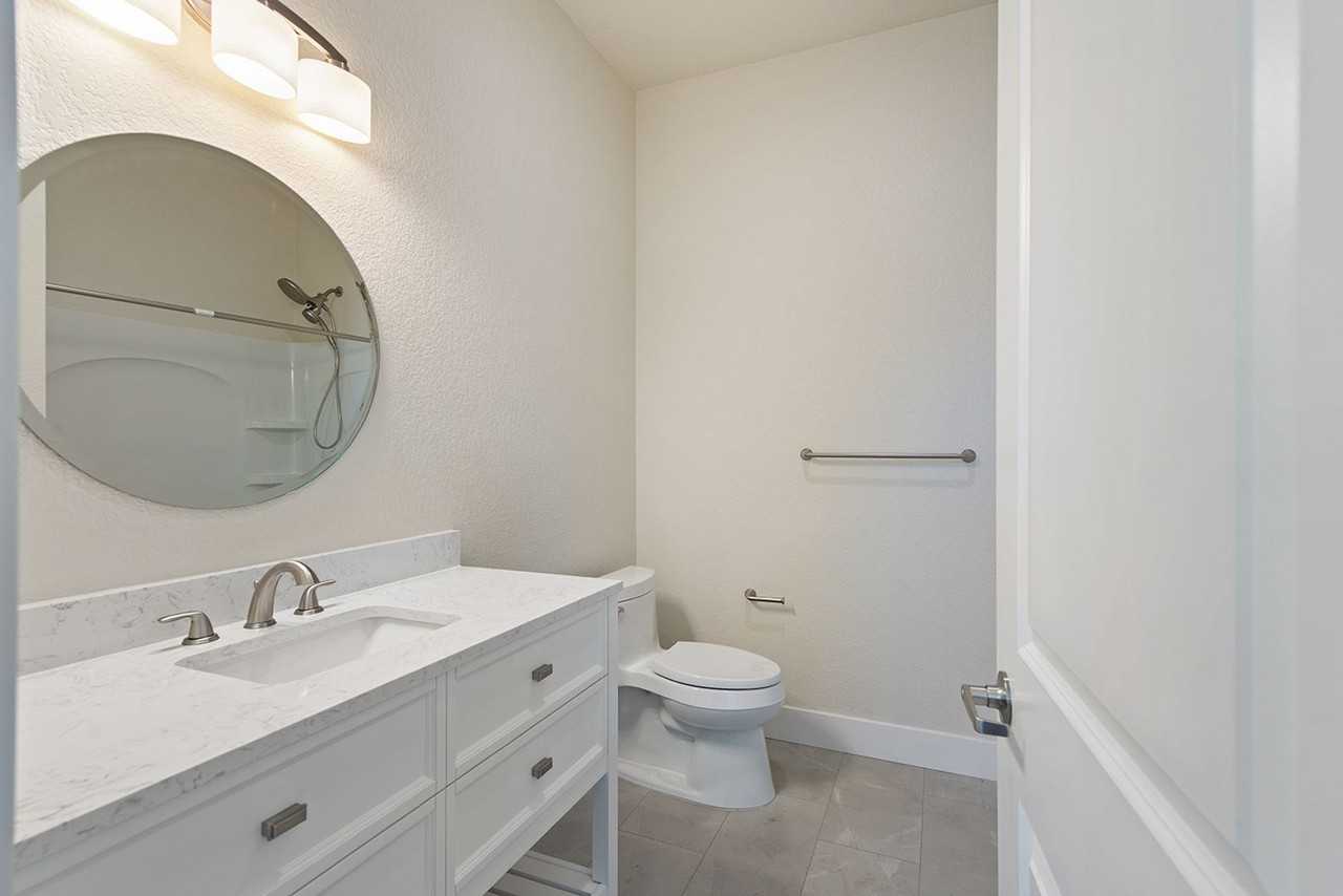 7635 Healdsburg Ave - Photo 4 of 38