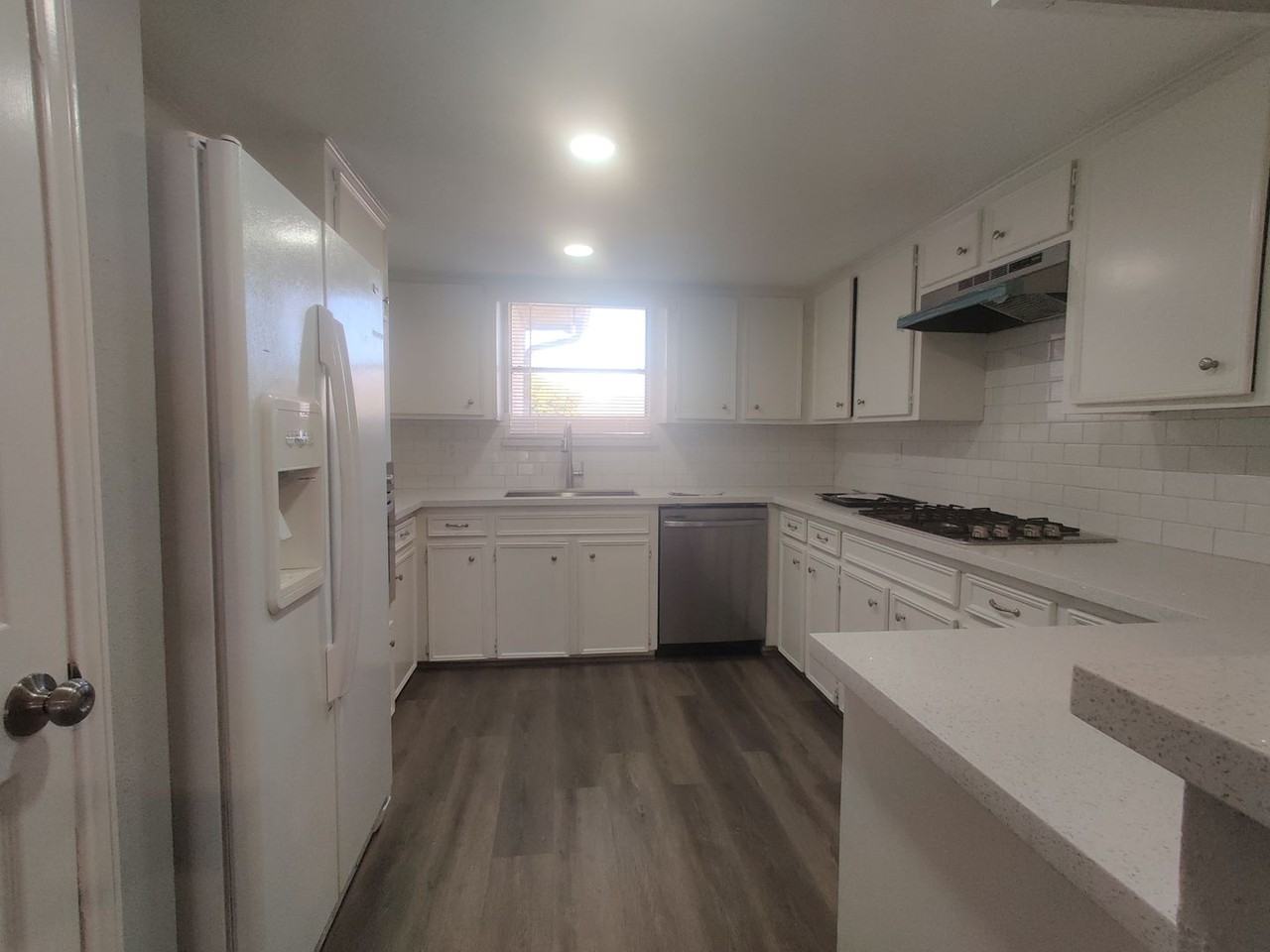 9462 Fuqua St - Photo 3 of 23