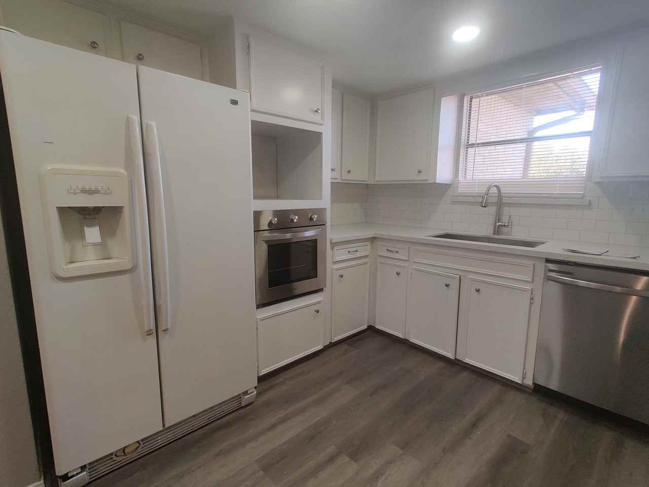 9462 Fuqua St - Photo 4 of 23