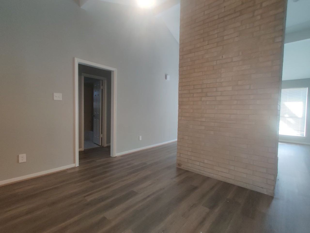 9462 Fuqua St - Photo 5 of 23