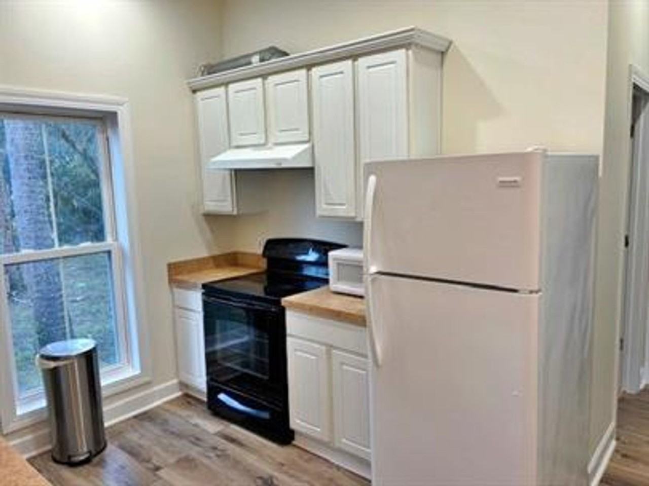 44 Vinel Ln - Photo 5 of 20