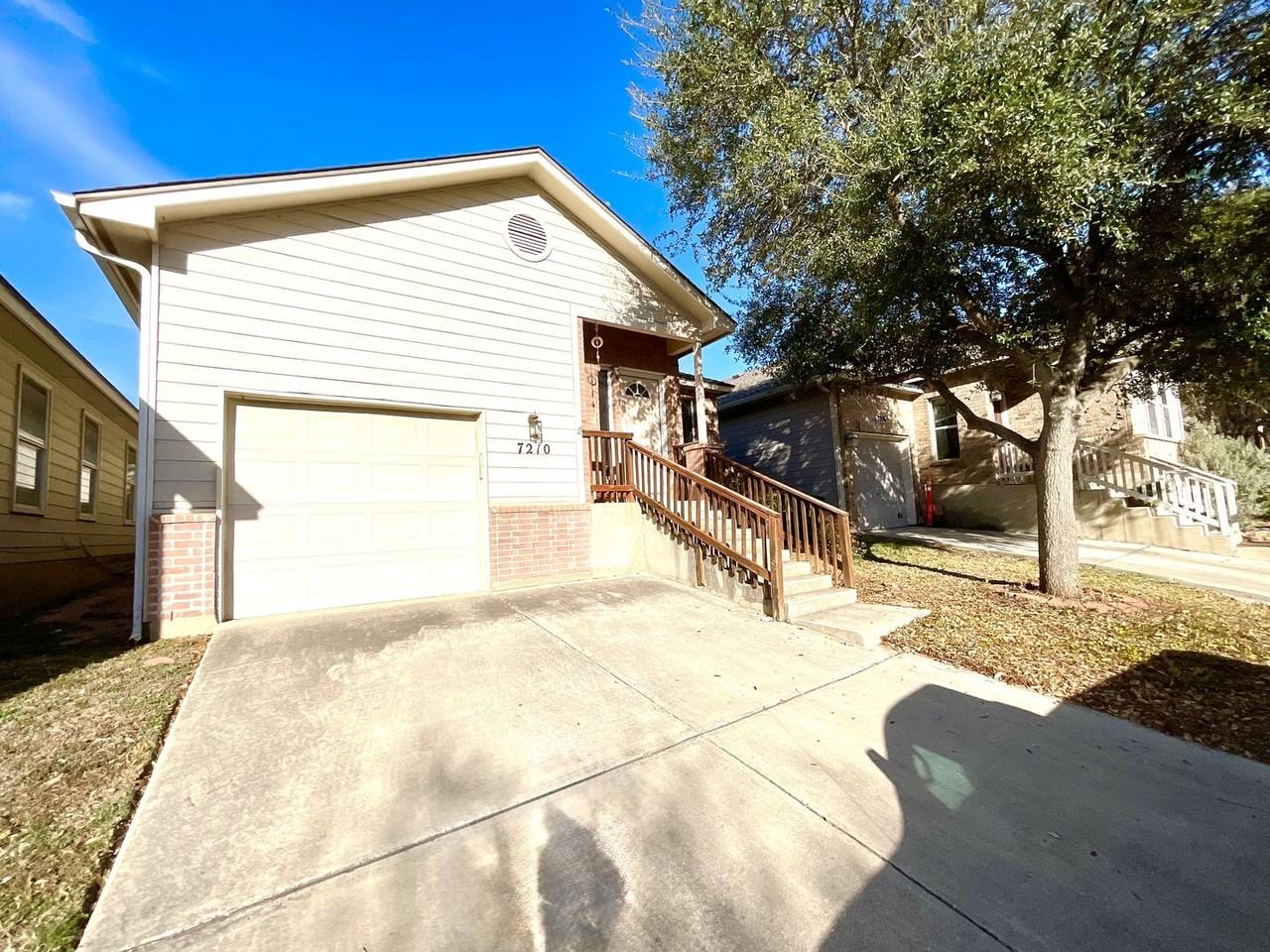 7210 Norman Ln - Photo 3 of 30