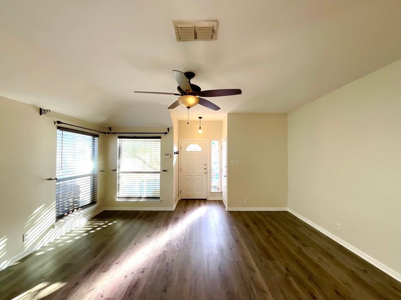 7210 Norman Ln - Photo 5 of 30