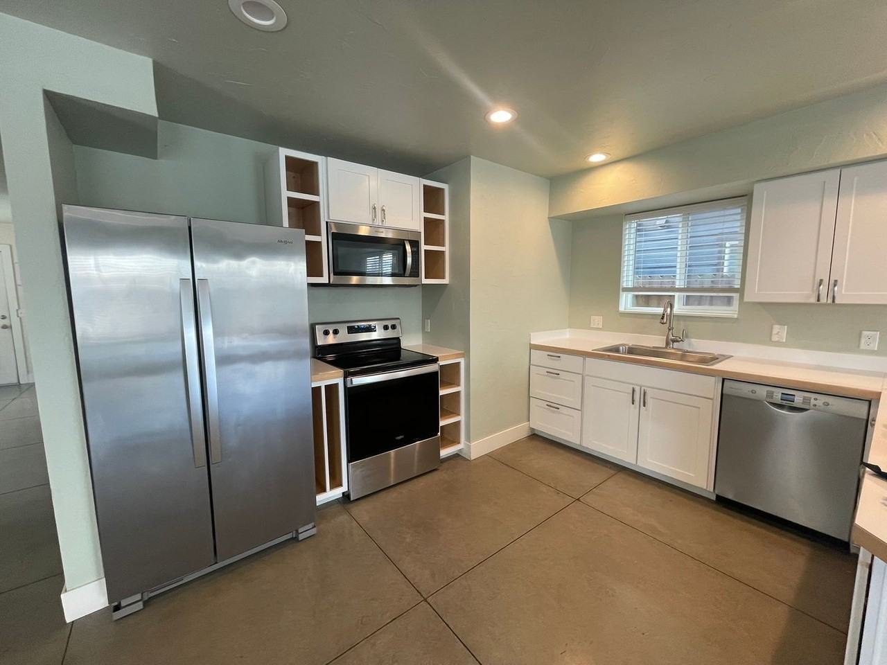 1441 11th St W - Photo 3 of 29