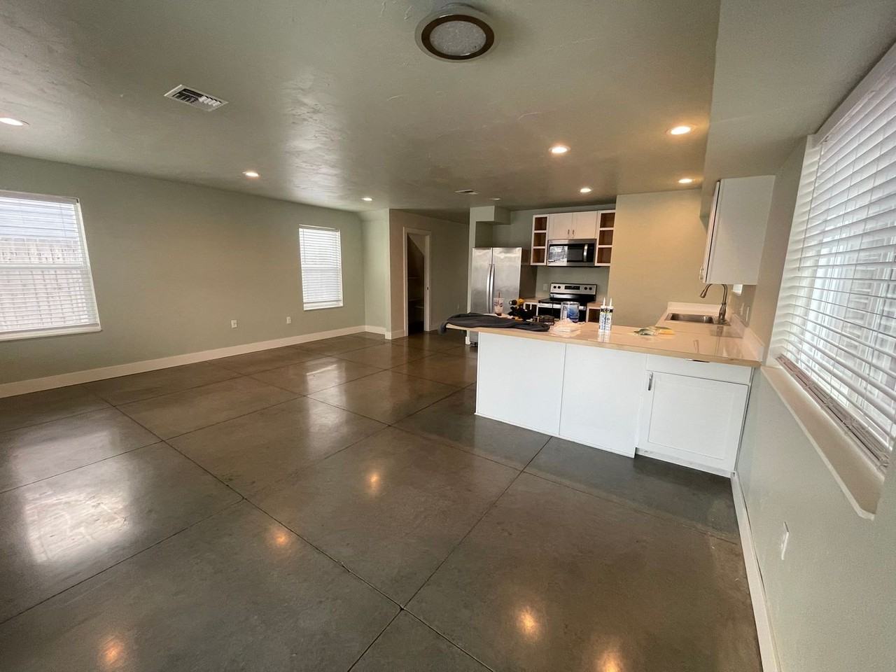 1441 11th St W - Photo 6 of 29