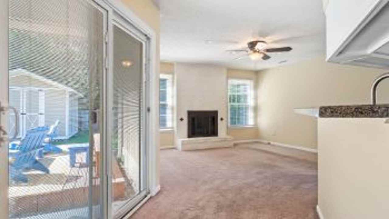 2014 Hunters Ridge Dr - Photo 3 of 11