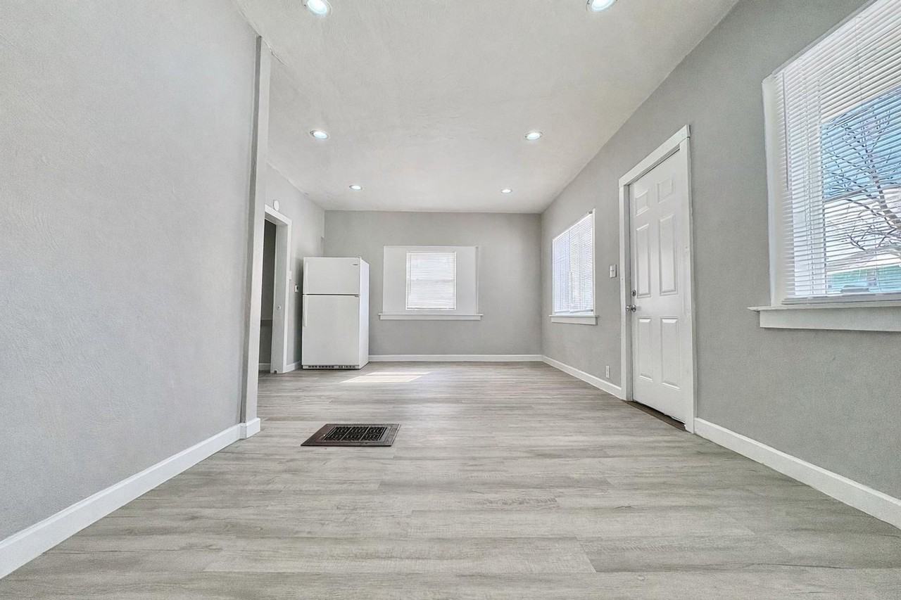 1052 Obrien St - Photo 3 of 14