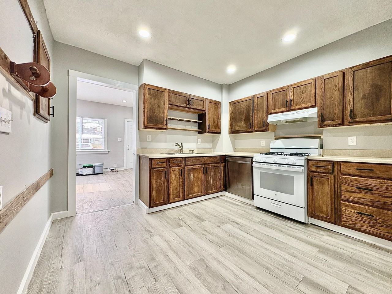 1052 Obrien St - Photo 6 of 14