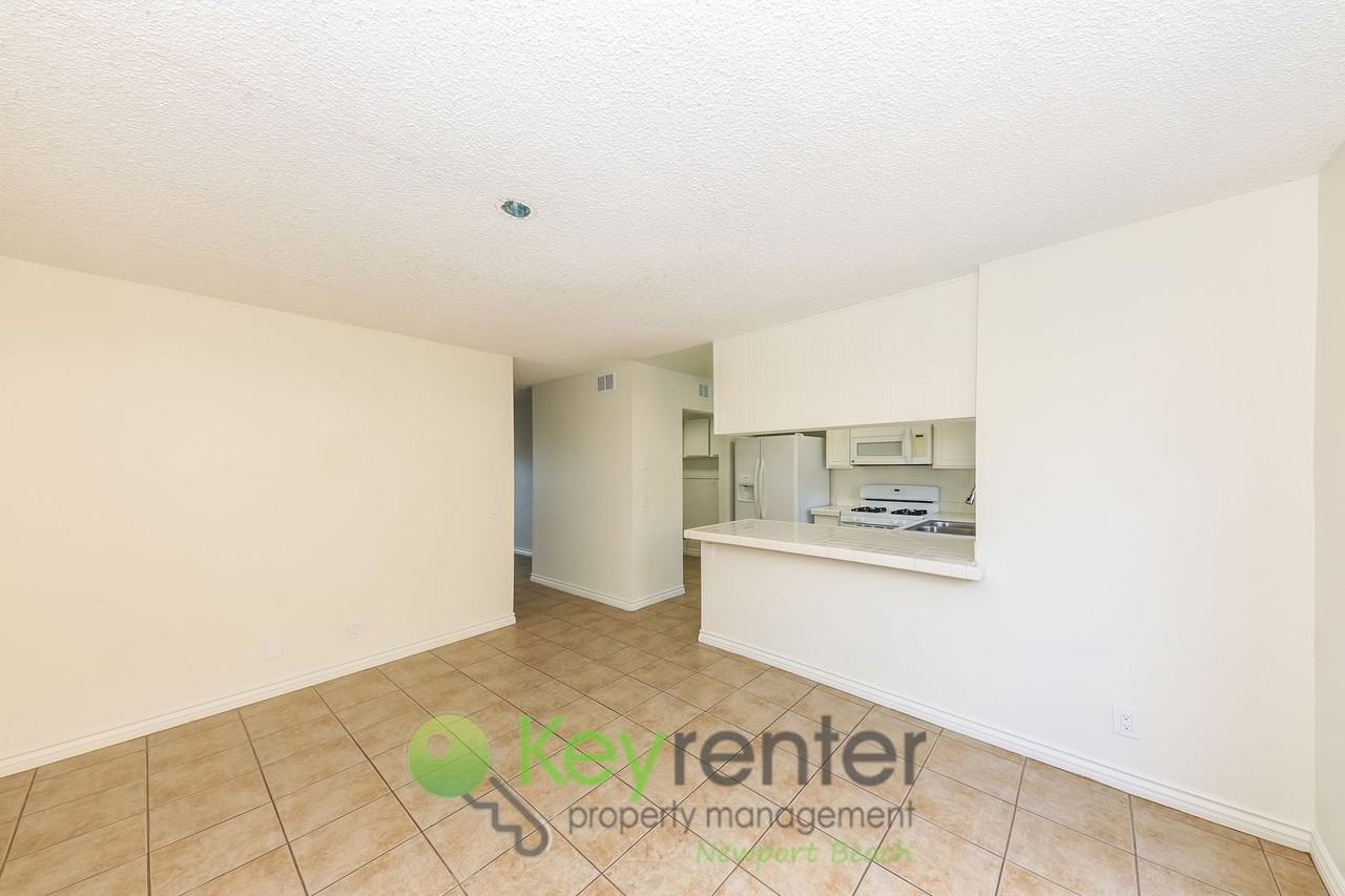 3 Summerwalk Ct - Photo 6 of 18