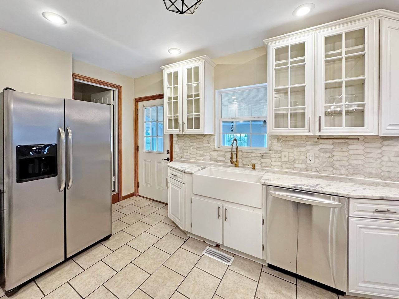 909 Cooper St - Photo 3 of 22