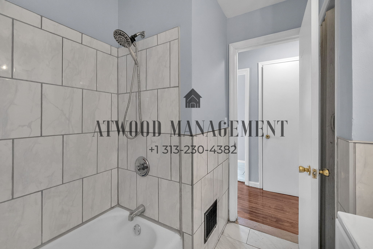 9973 Winthrop St - Photo 6 of 8