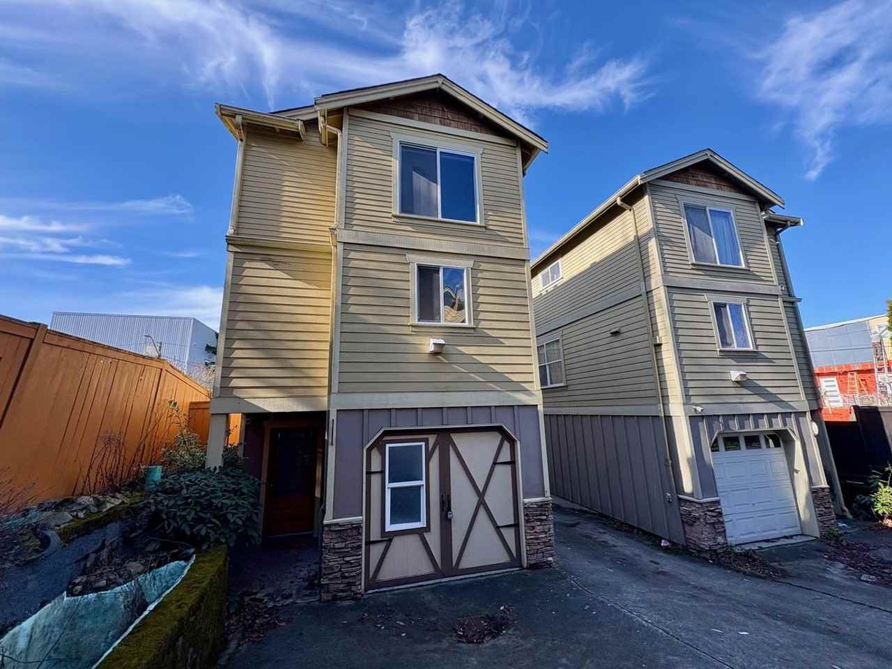 2219 E Spruce St - Photo 3 of 18