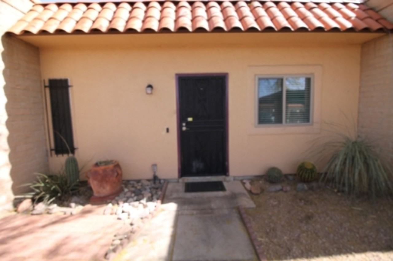 918 S Pantano Rd - Photo 7 of 38