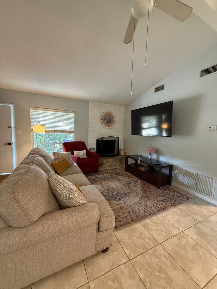 1949 Forked Creek Dr - Photo 4 of 17