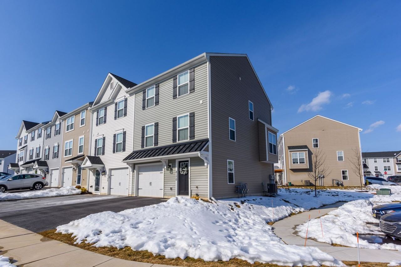 8170 Haley Ct - Photo 3 of 20