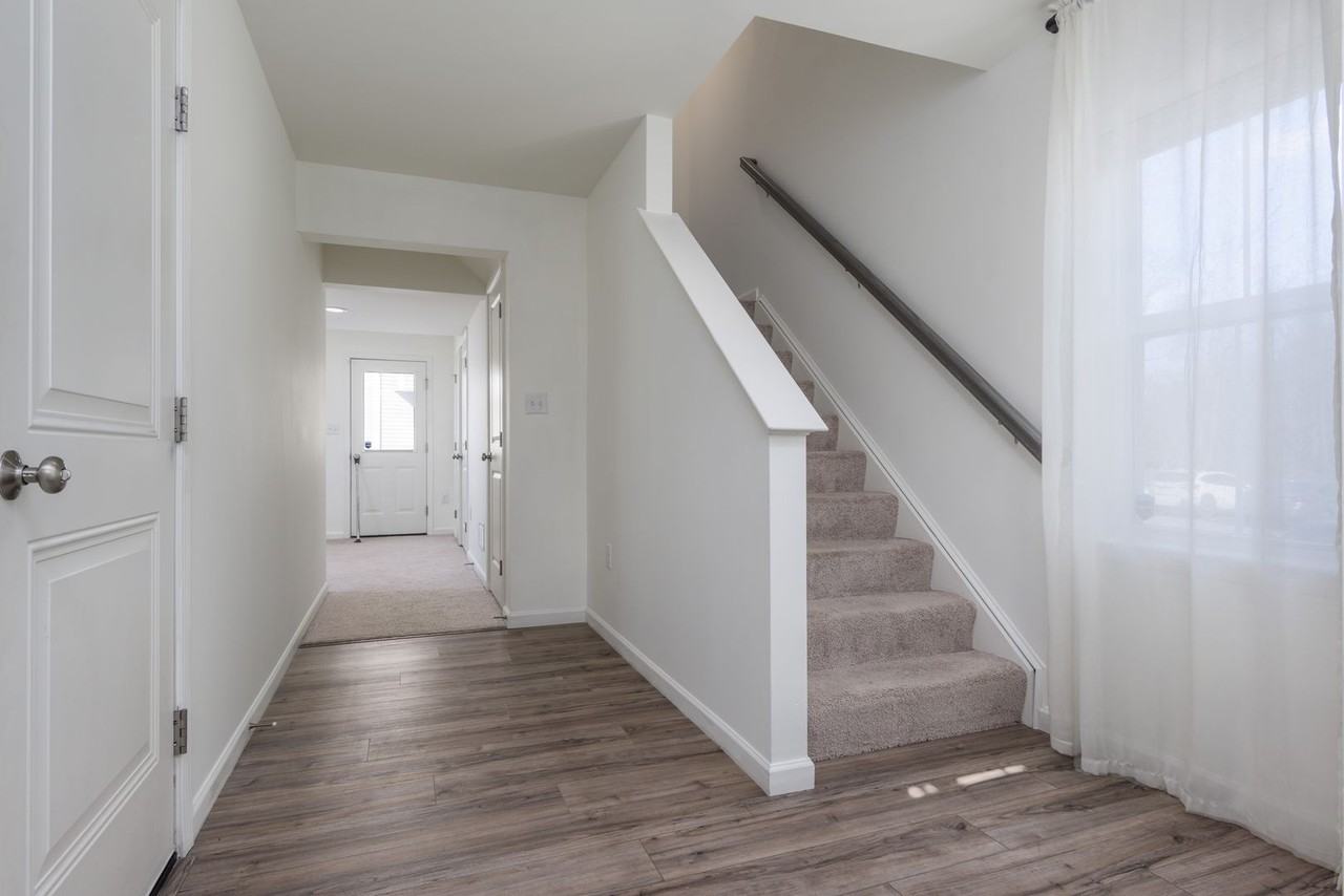 8170 Haley Ct - Photo 5 of 20