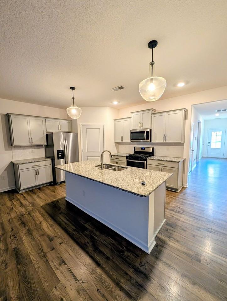 1156 Beacon Rd - Photo 3 of 30