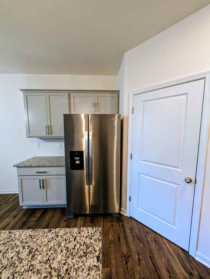 1156 Beacon Rd - Photo 5 of 30