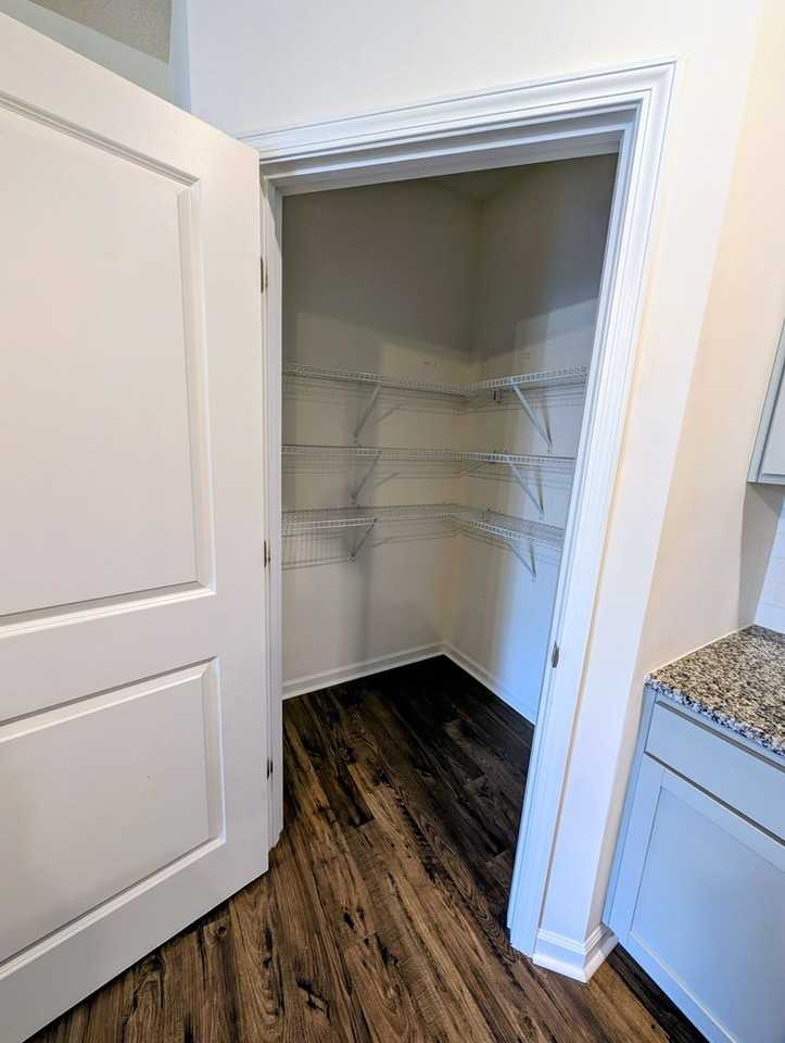 1156 Beacon Rd - Photo 6 of 30