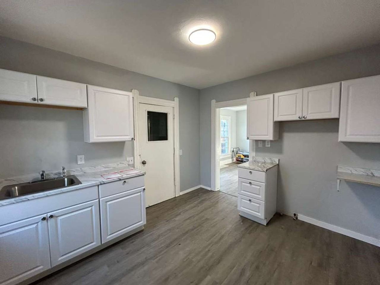 200 E 31st St - Photo 5 of 17