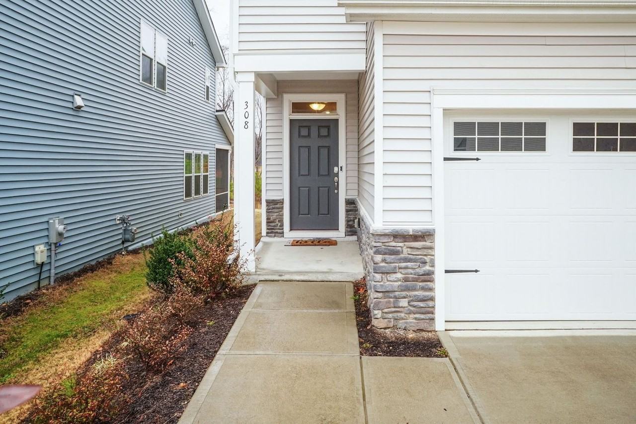 308 Garden Vine Trl - Photo 3 of 28