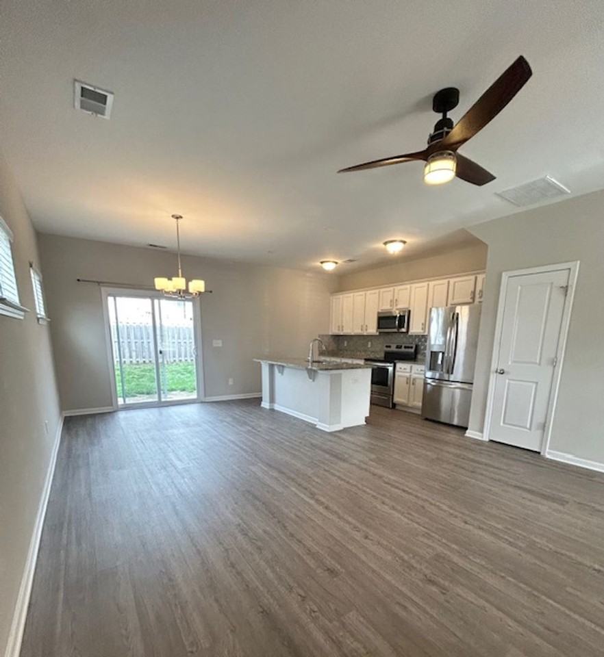 17 Grayson Grove Ct - Photo 3 of 9