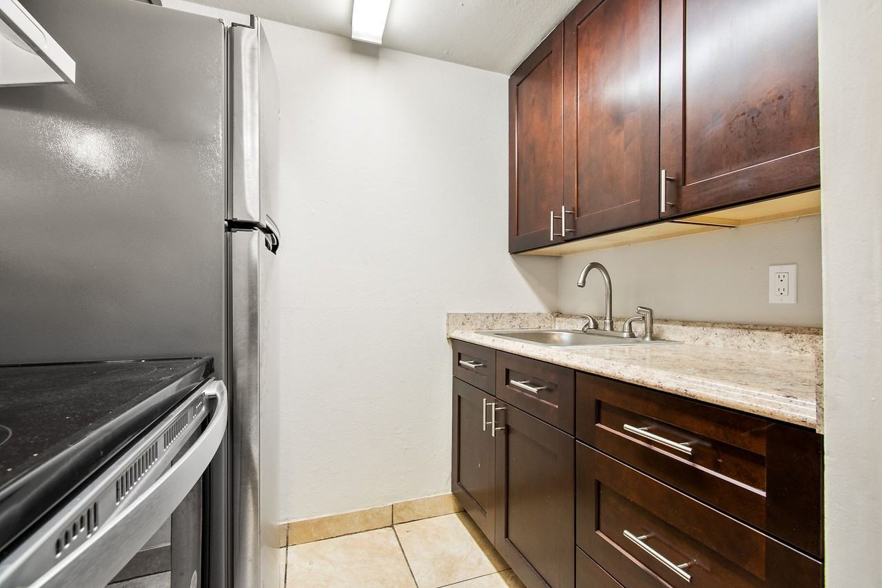 Ash Creek Apartments - Photo 3 of 10