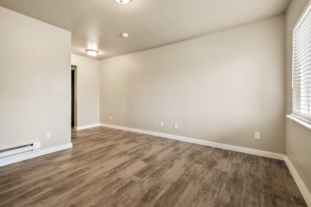 Ash Creek Apartments - Photo 6 of 10