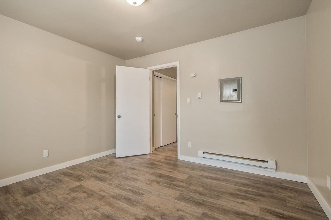 Ash Creek Apartments - Photo 7 of 10