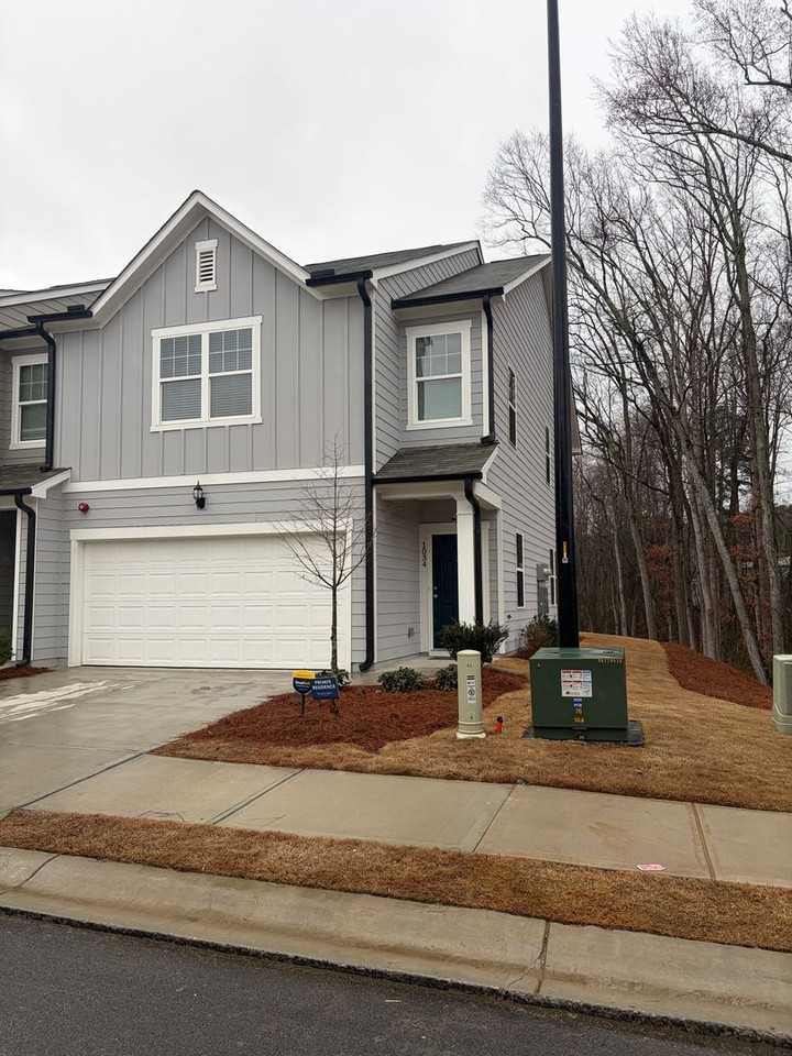 1034 Castanea Dr - Photo 2 of 28