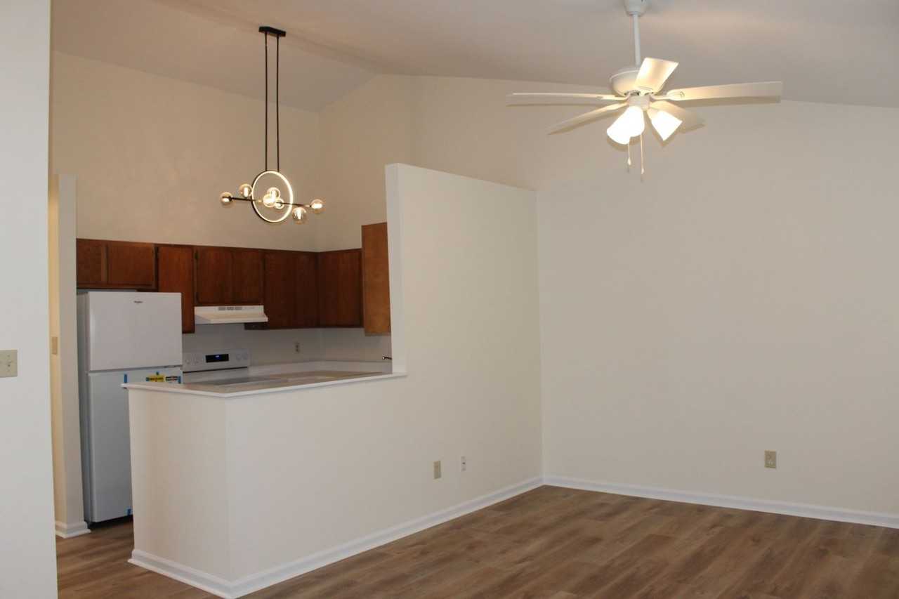 126 Witten Cir Apt C - Photo 5 of 21