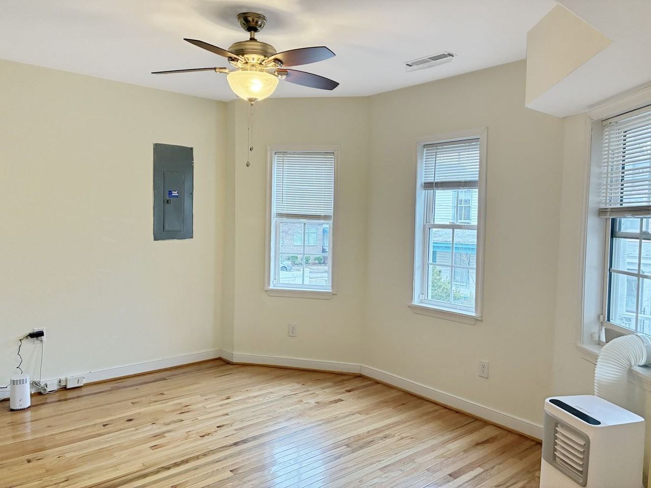 2003 Cedar St - Photo 3 of 19