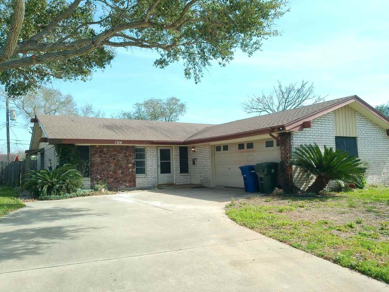 1314 E Cherrystone Dr - Photo 2 of 16