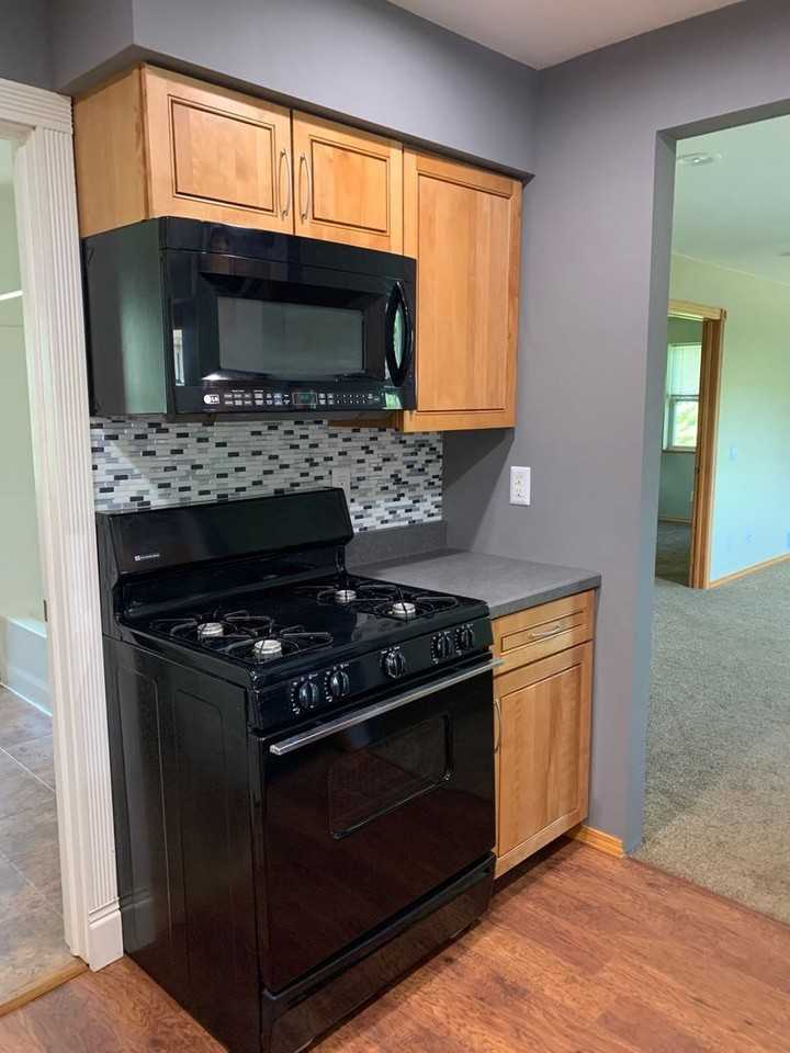 320 Bush St - Photo 4 of 17