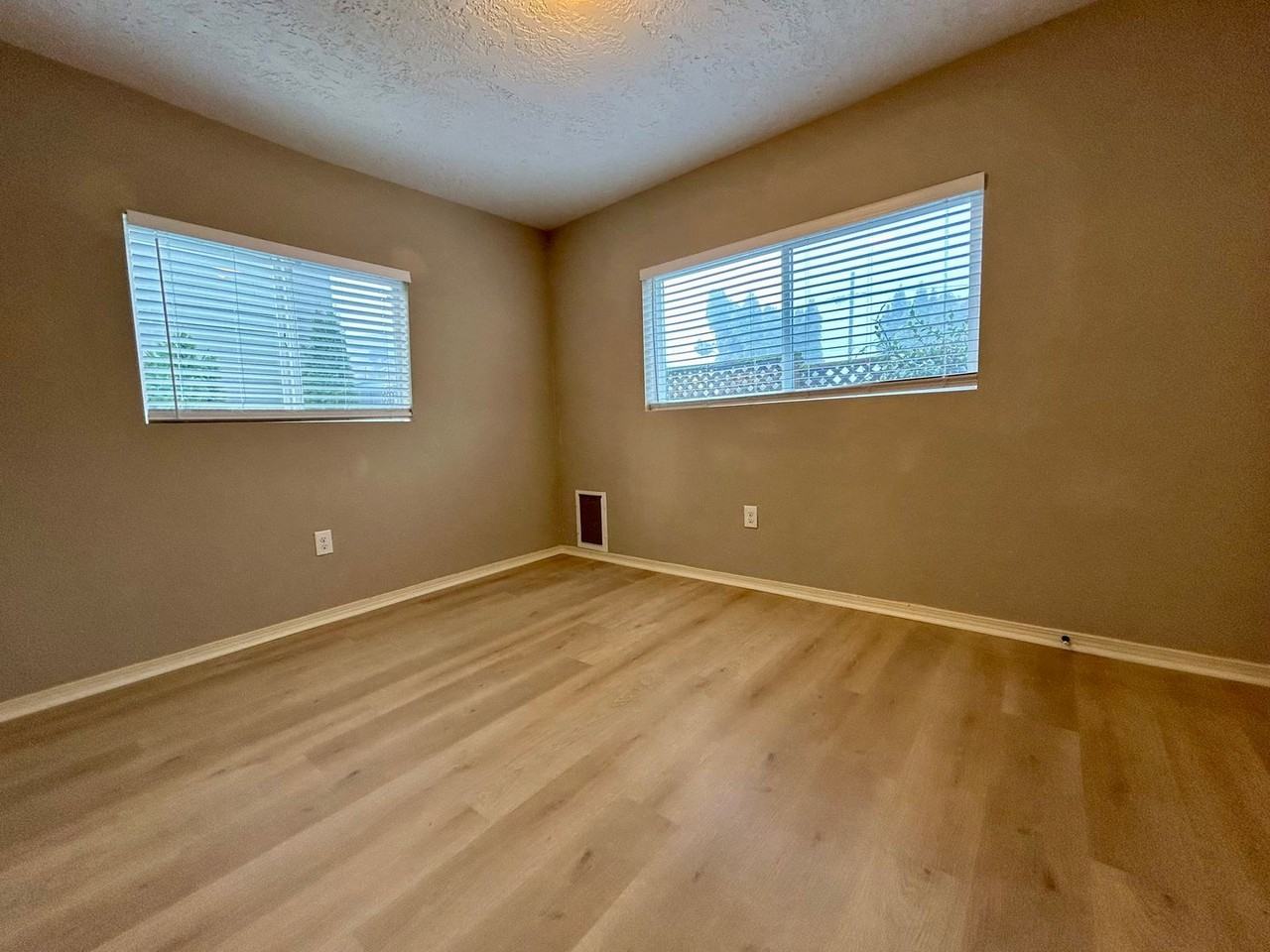 1507 E 29th St - Photo 7 of 19