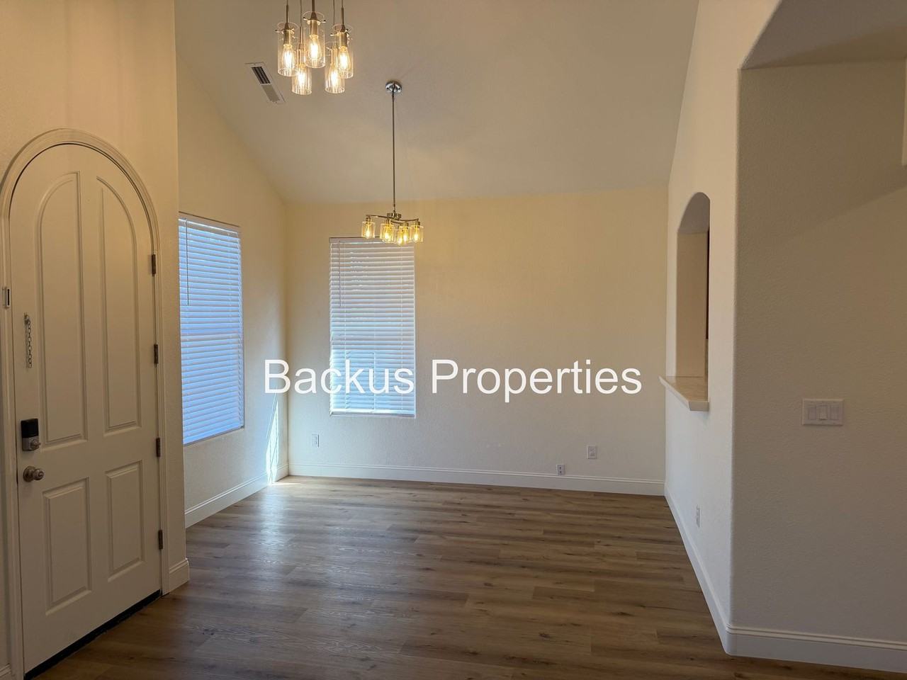 5 Moreno St - Photo 3 of 19