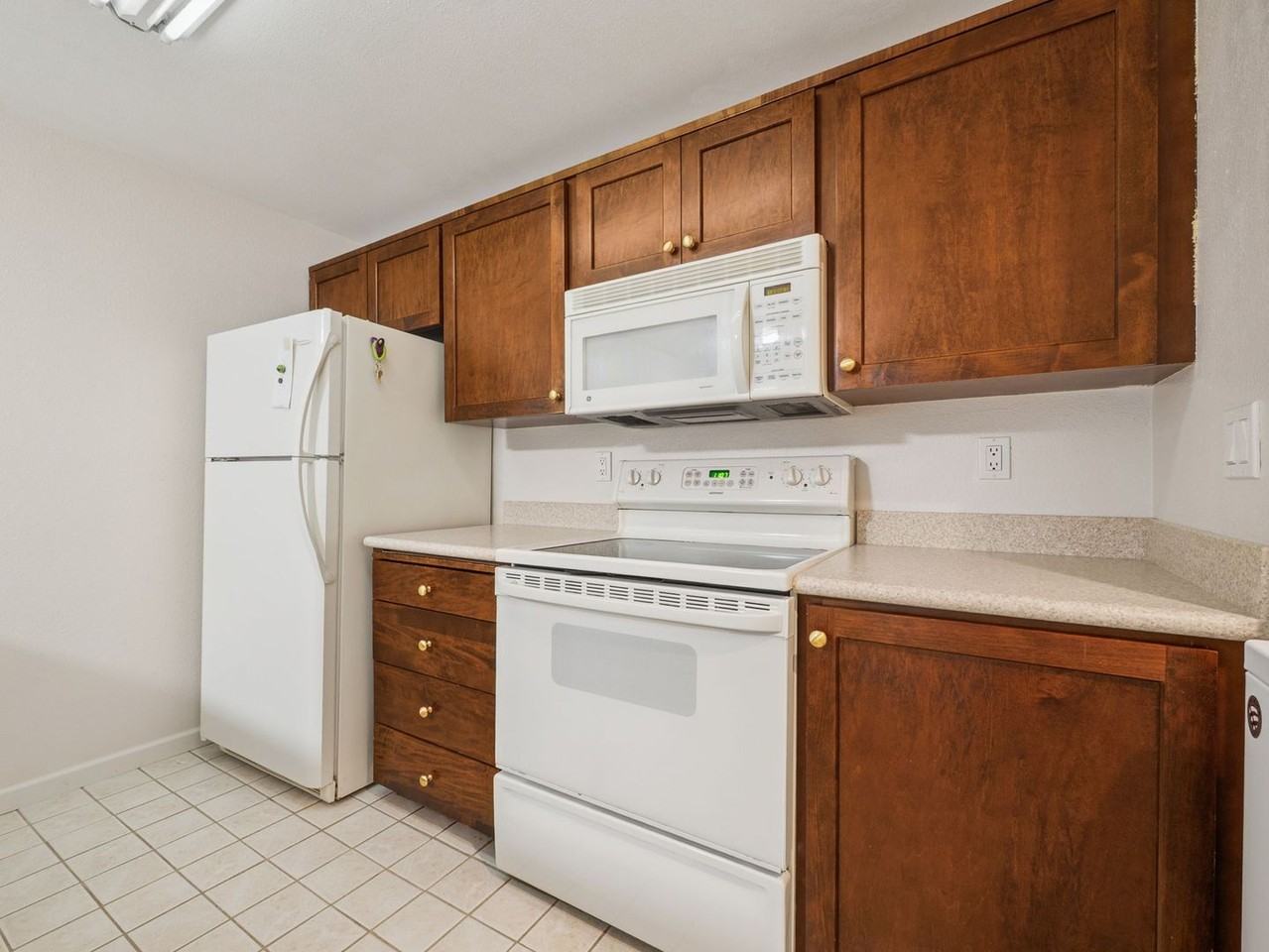 532 32nd Ave S - Photo 4 of 21