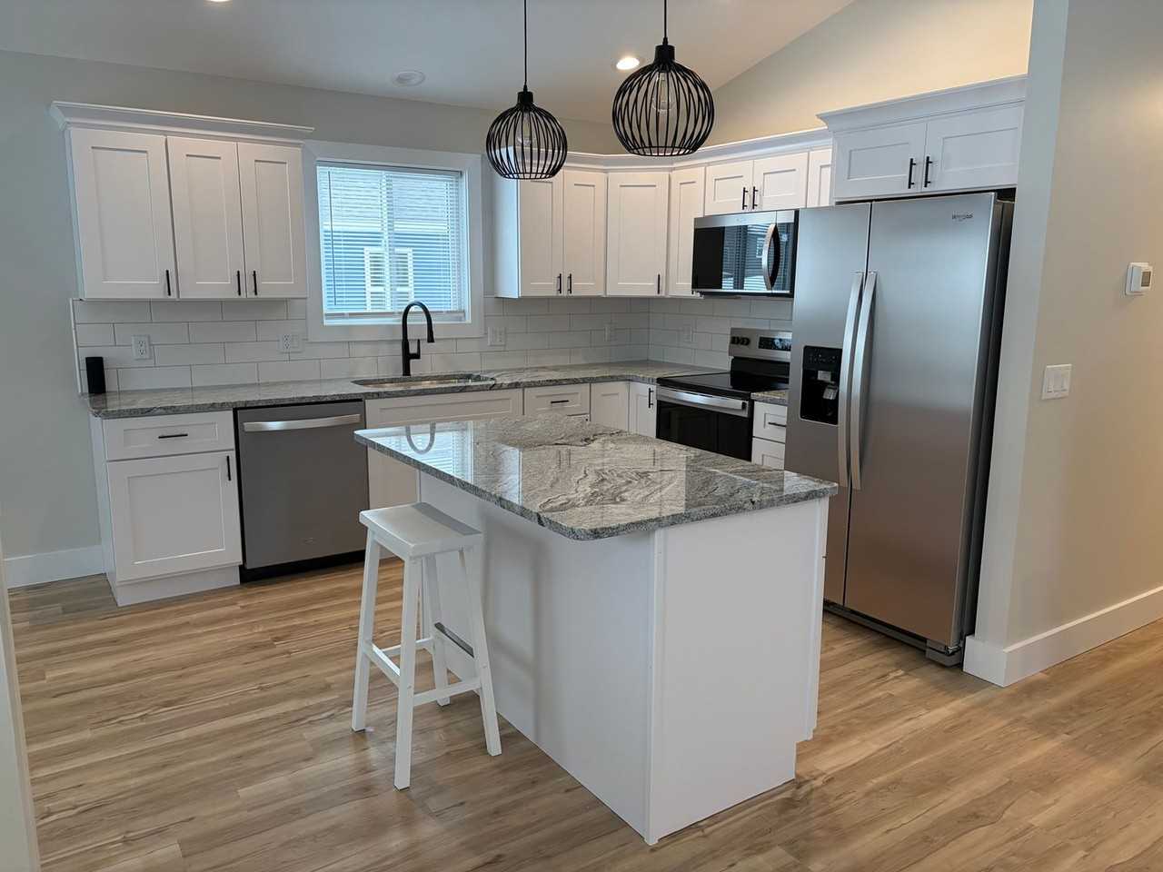 1286 Umber Dr - Photo 2 of 9