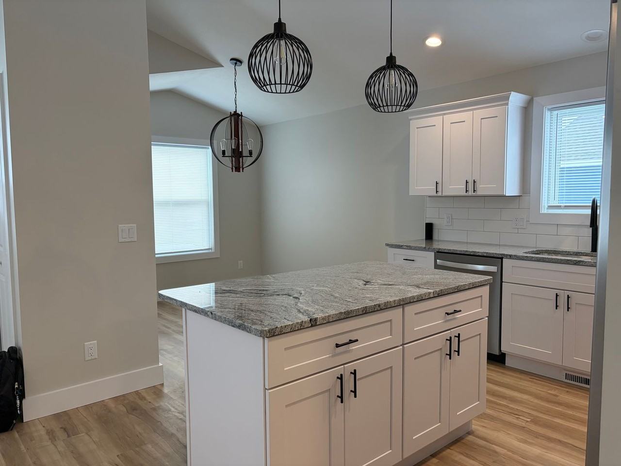 1286 Umber Dr - Photo 3 of 9