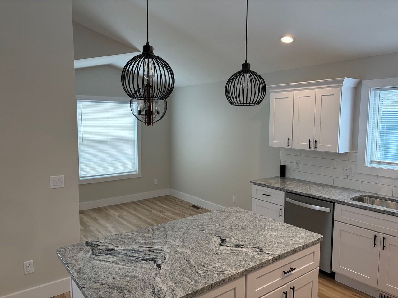 1286 Umber Dr - Photo 5 of 9