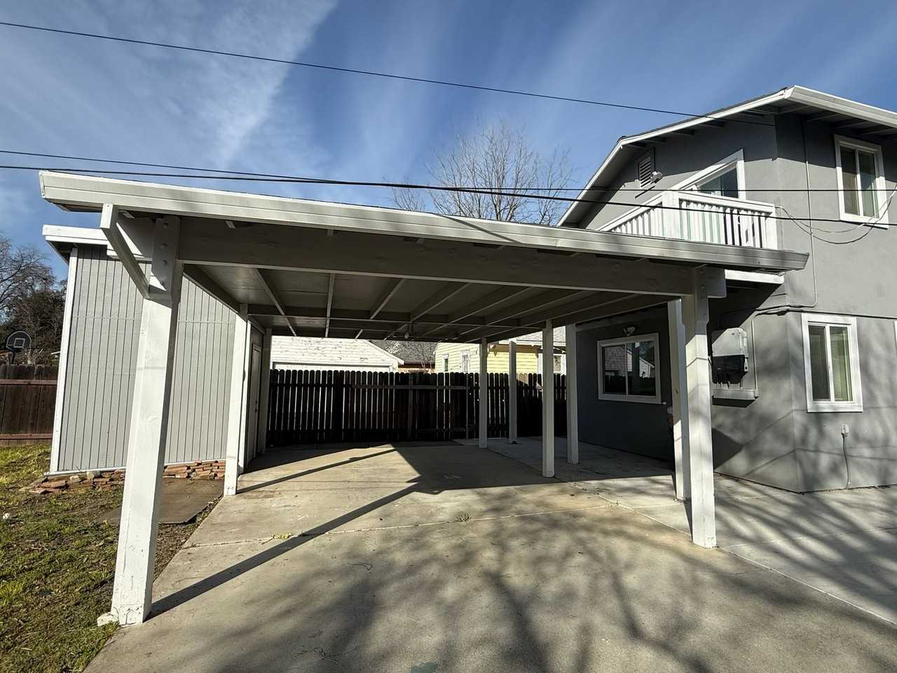 132 Clover St - Photo 3 of 32