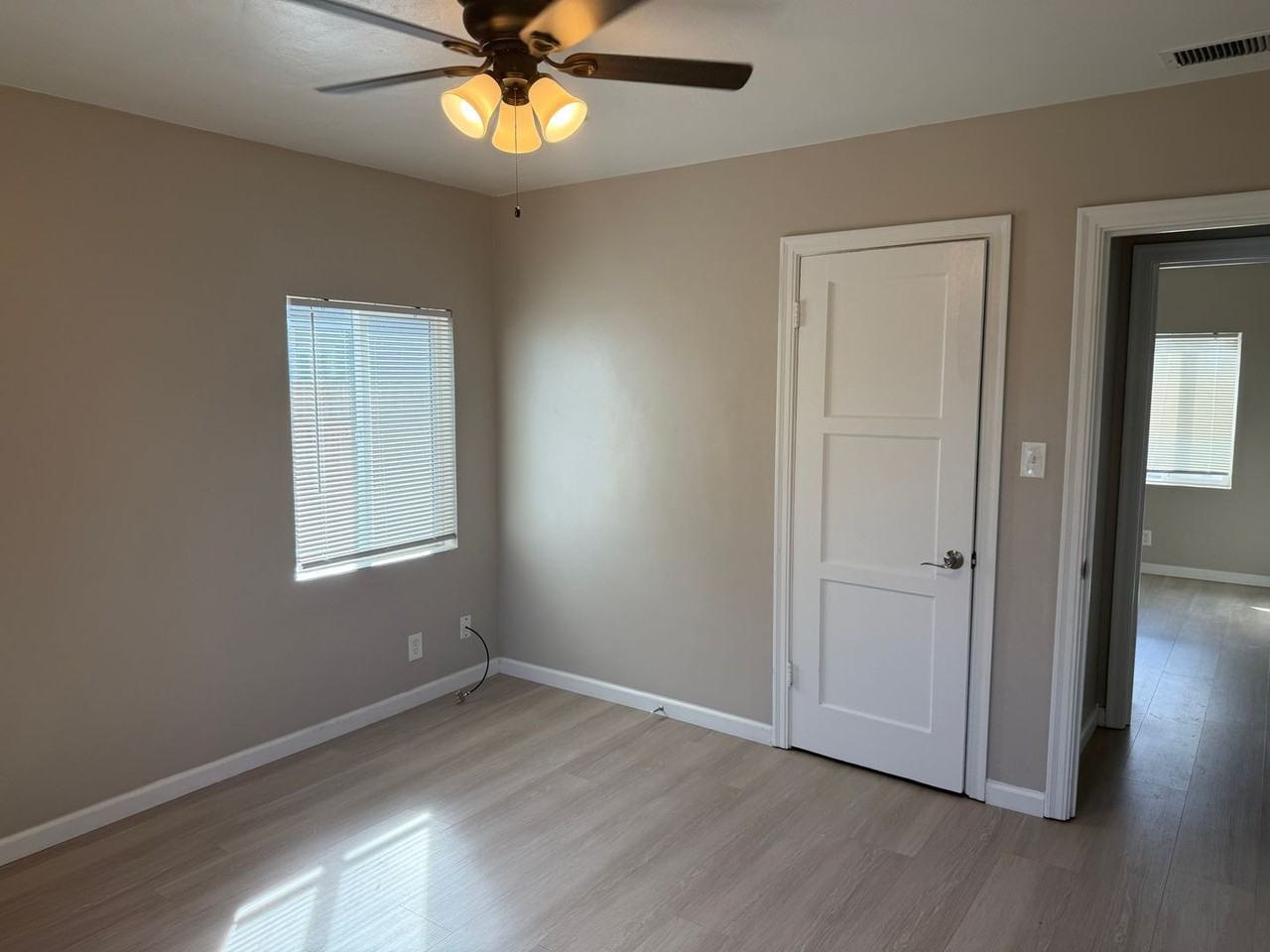 132 Clover St - Photo 5 of 32