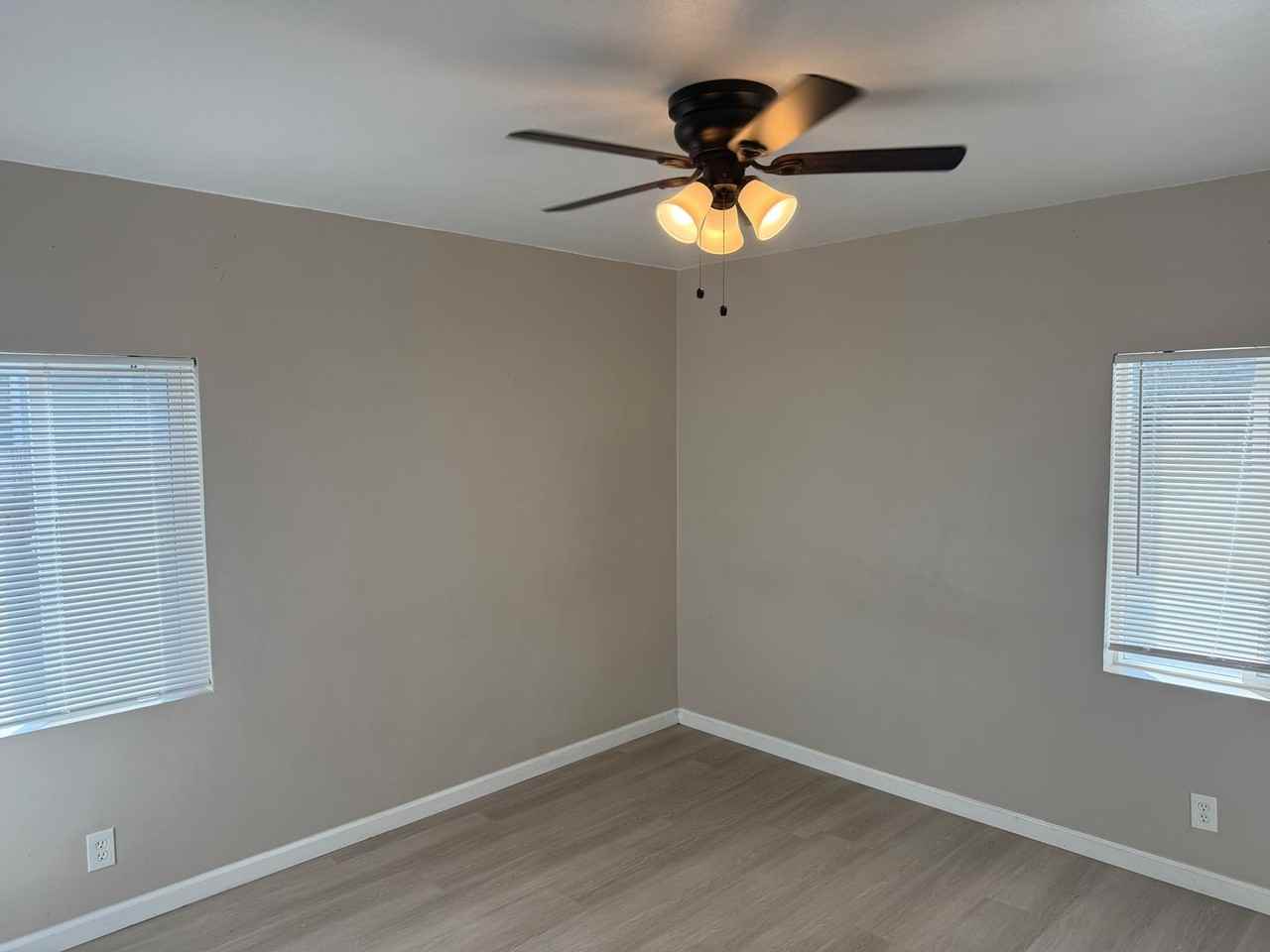 132 Clover St - Photo 6 of 32