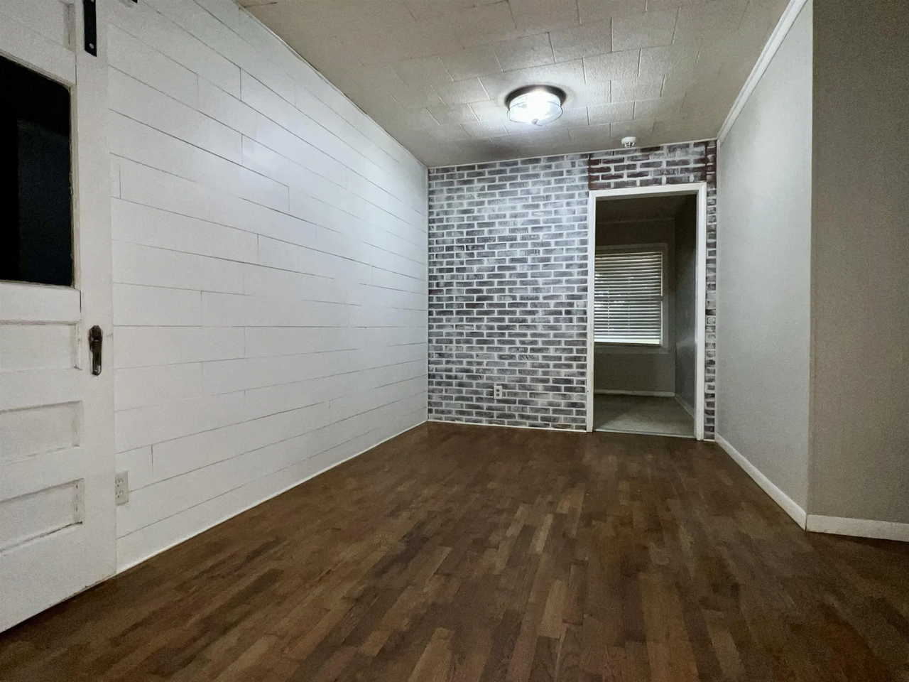 2201 Avenue G - Photo 7 of 9